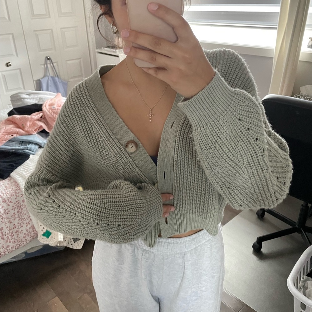 KNIT CARDIGAN